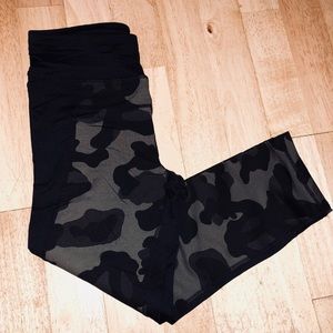Camo Calvin Klein Crop Leggings NWOT